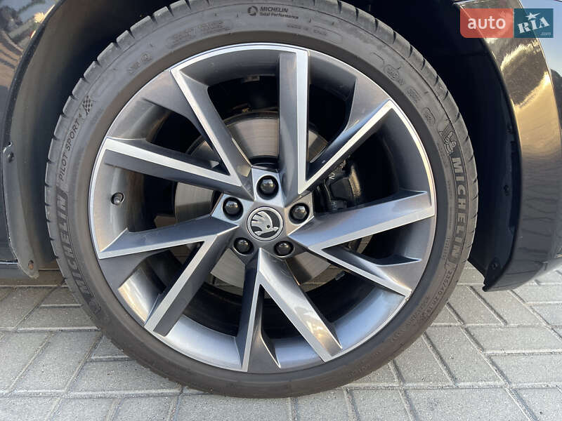 Універсал Skoda Superb 2021 в Житомирі