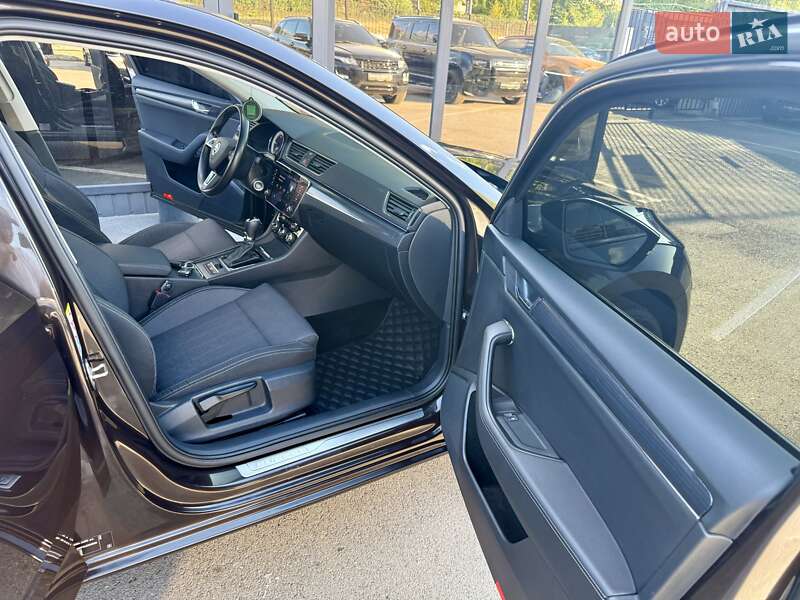 Лифтбек Skoda Superb 2019 в Киеве
