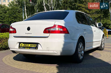 Лифтбек Skoda Superb 2012 в 