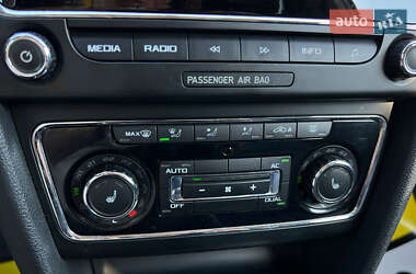Лифтбек Skoda Superb 2012 в 