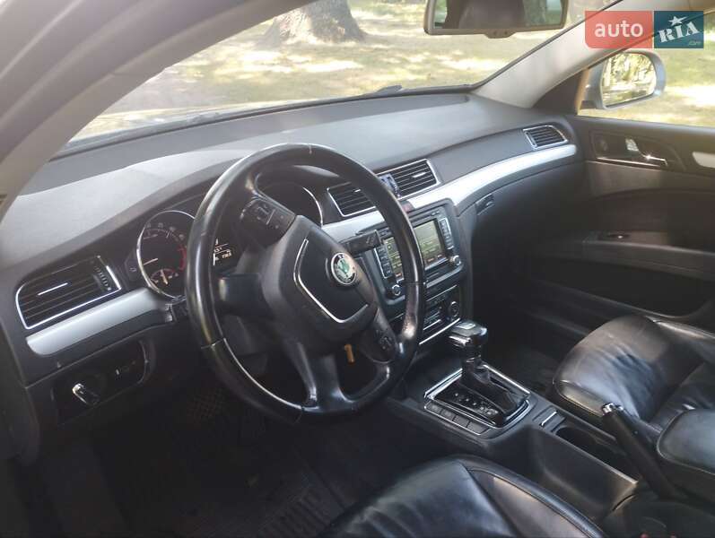 Універсал Skoda Superb 2011 в Лубнах