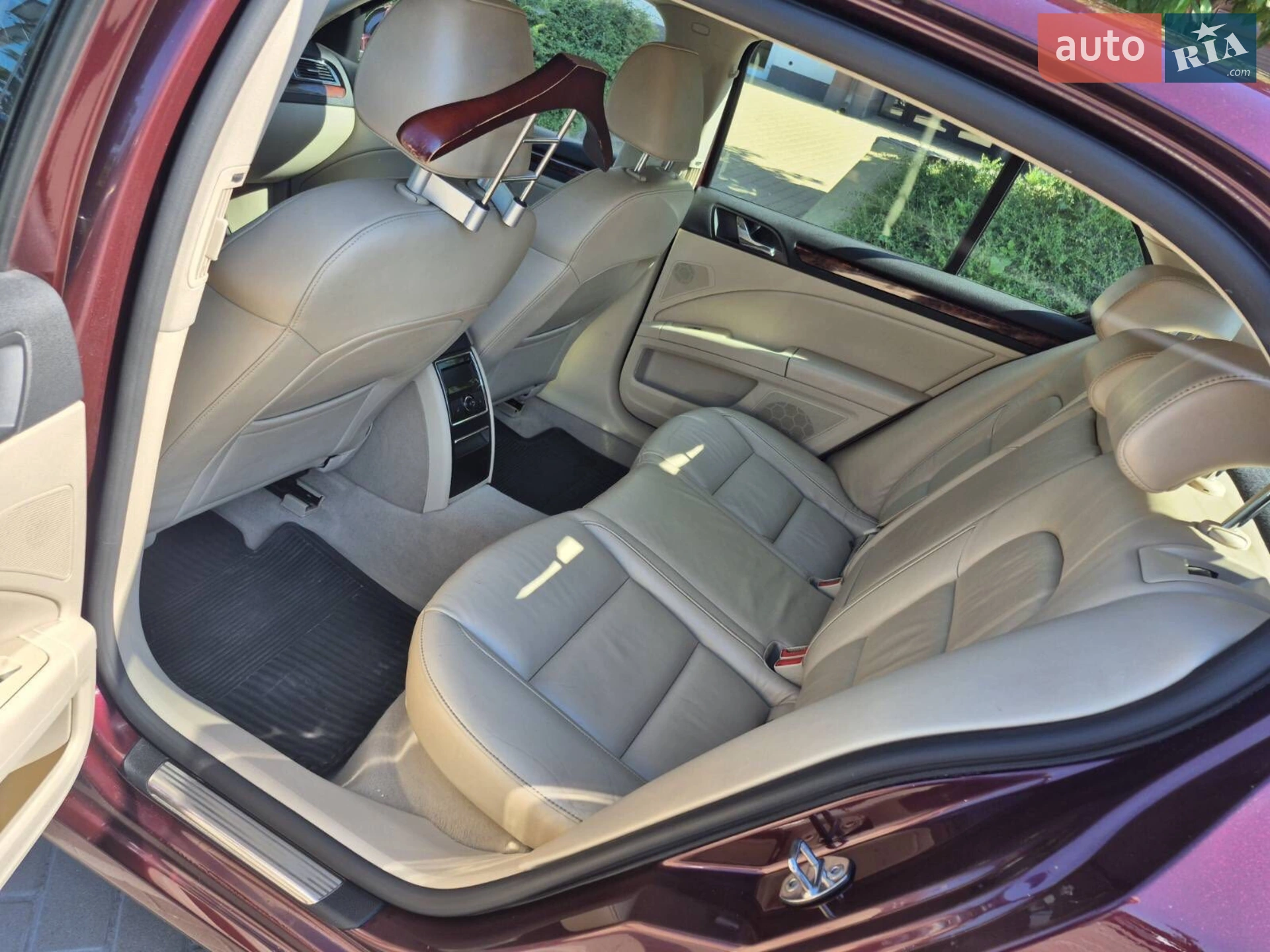 2010 Skoda Superb - мініатюра 7