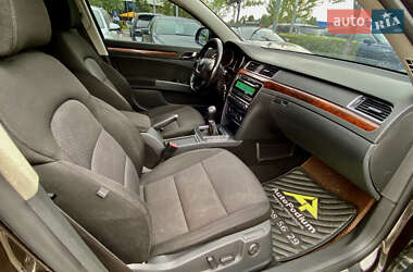 Лифтбек Skoda Superb 2012 в 