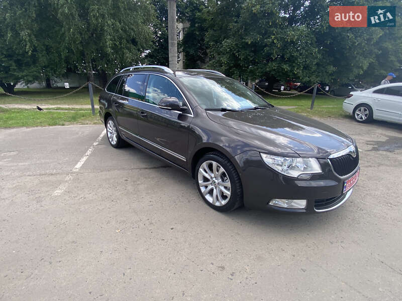 Універсал Skoda Superb 2011 в Рівному