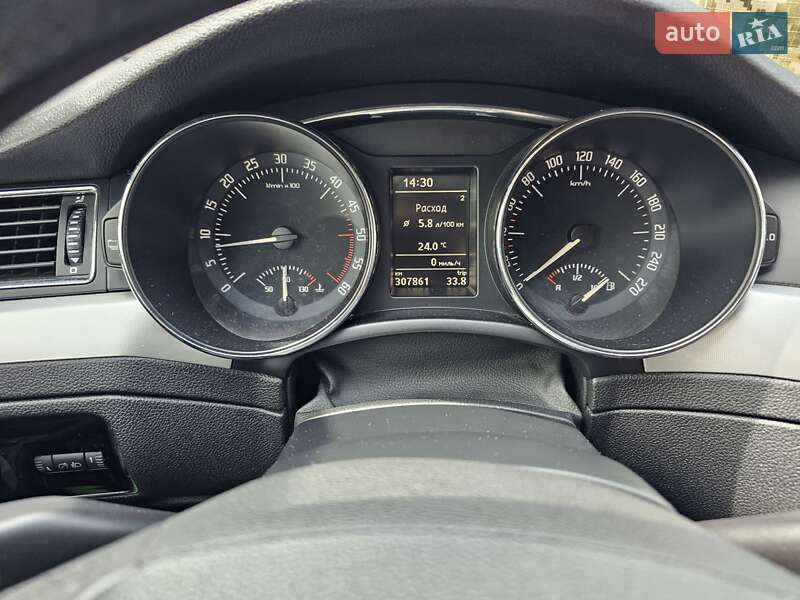 Лифтбек Skoda Superb 2010 в Львове