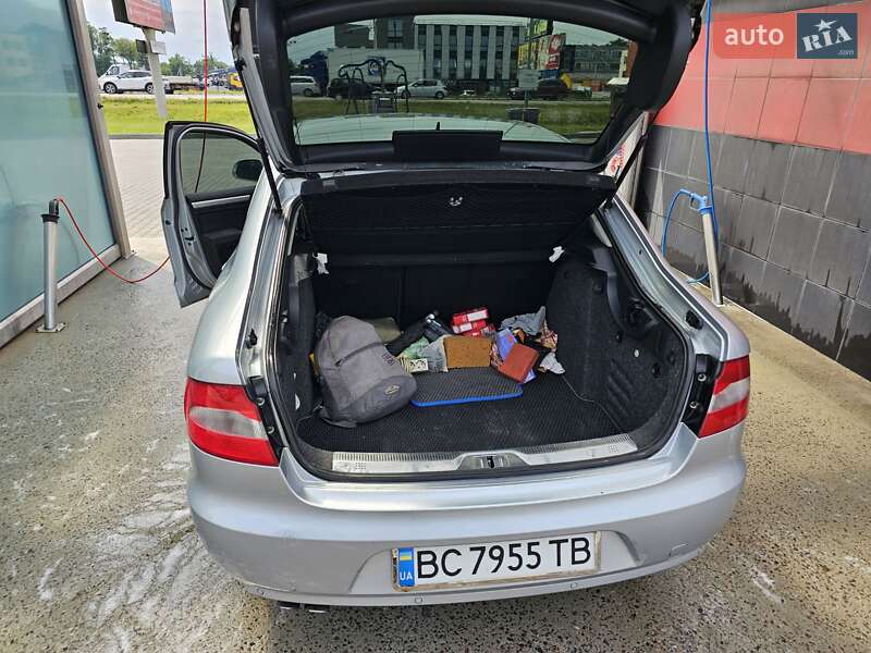 Лифтбек Skoda Superb 2010 в Львове