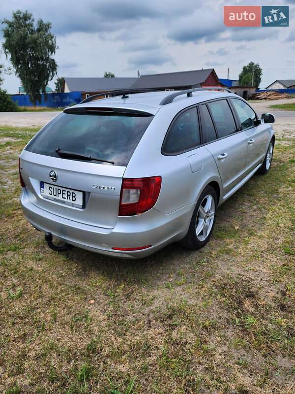 Универсал Skoda Superb 2010 в Луцке