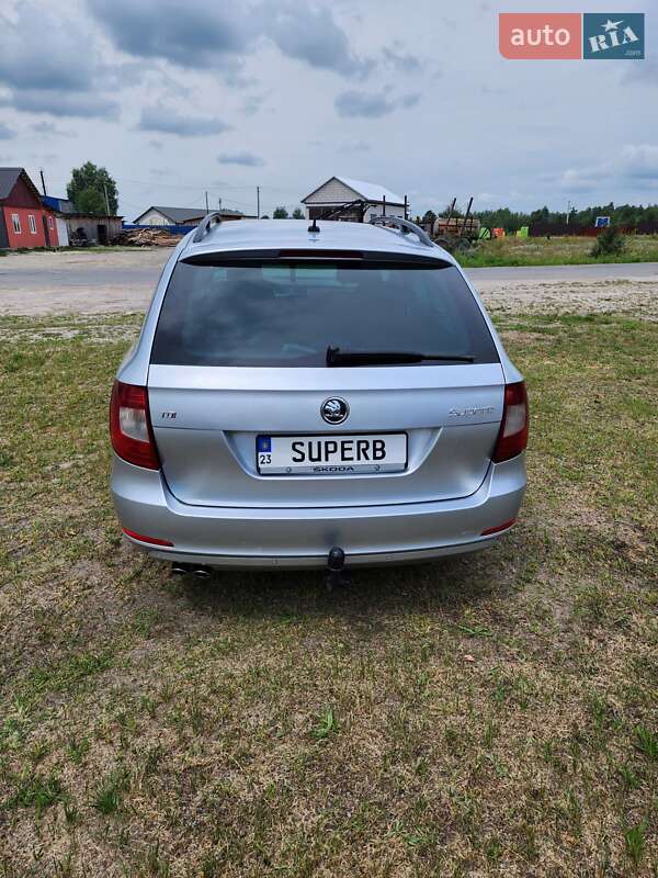 Универсал Skoda Superb 2010 в Луцке
