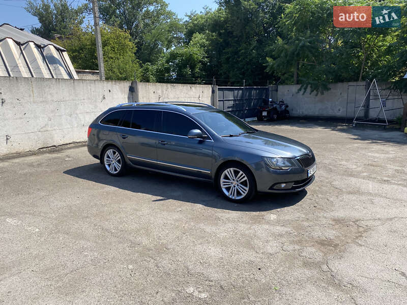 Универсал Skoda Superb 2013 в Днепре