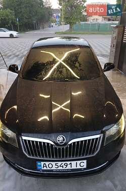 Лифтбек Skoda Superb 2013 в 