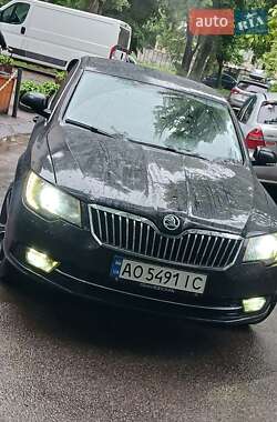 Лифтбек Skoda Superb 2013 в 