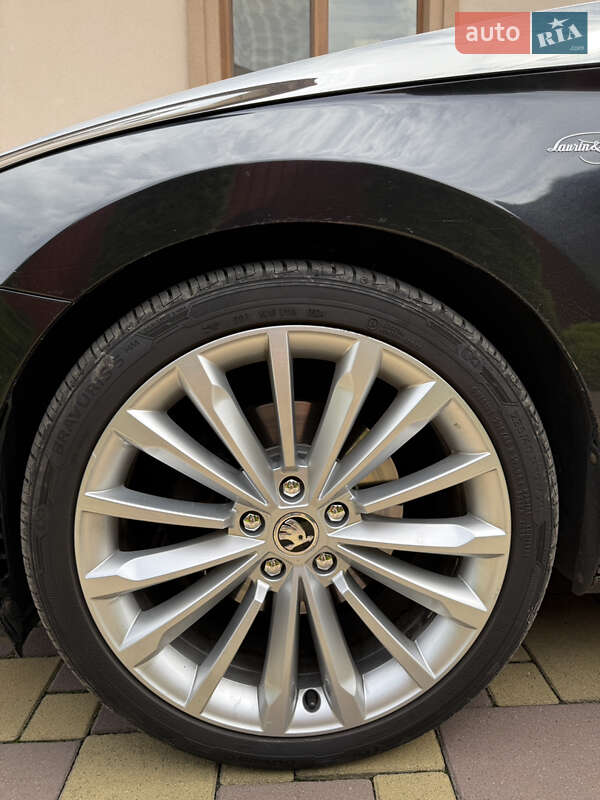Універсал Skoda Superb 2016 в Луцьку