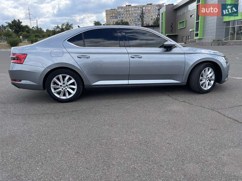 Лифтбек Skoda Superb 2020 в Кривом Роге
