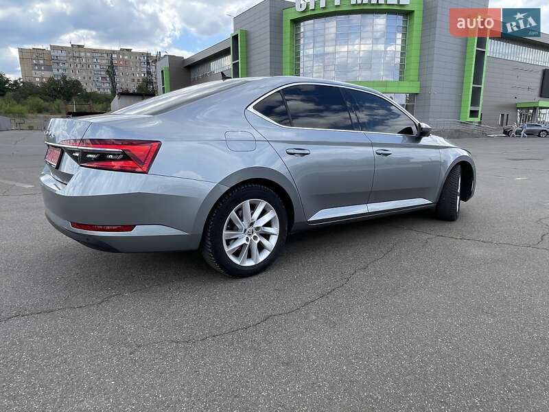 Лифтбек Skoda Superb 2020 в Кривом Роге