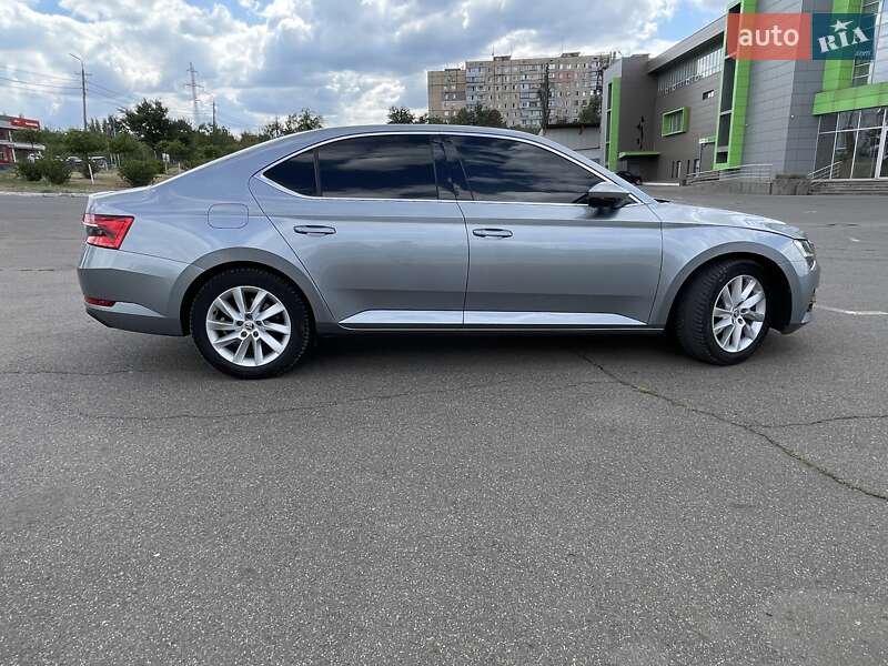 Лифтбек Skoda Superb 2020 в Кривом Роге