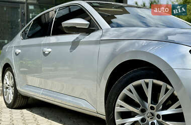 Лифтбек Skoda Superb 2022 в 