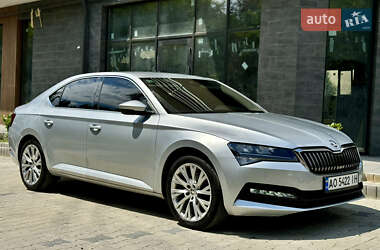Лифтбек Skoda Superb 2022 в 
