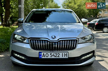 Лифтбек Skoda Superb 2022 в 