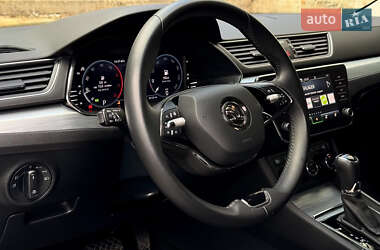 Лифтбек Skoda Superb 2022 в 