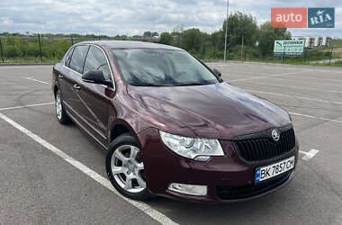 Лифтбек Skoda Superb 2010 в 