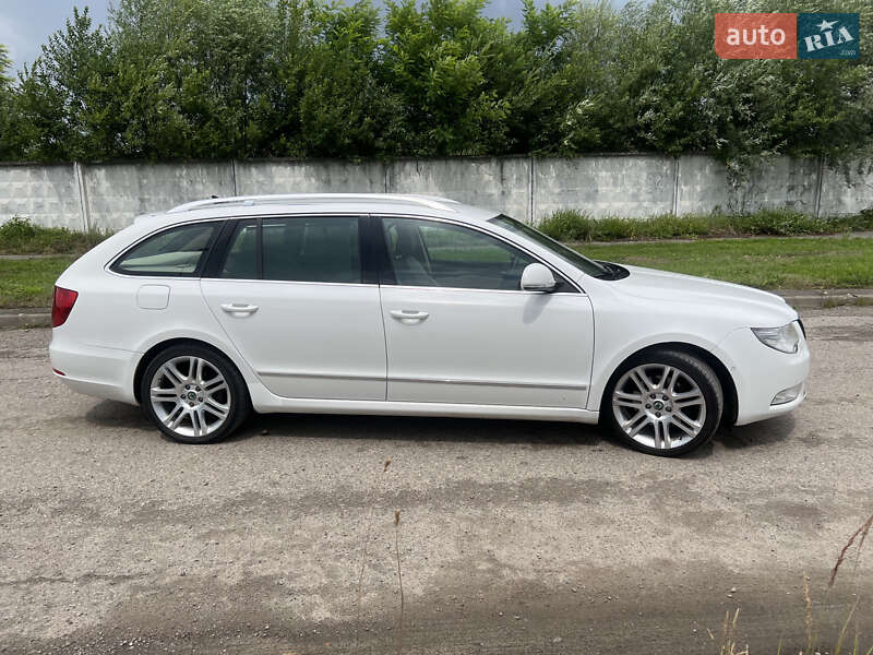 Универсал Skoda Superb 2010 в Винниках