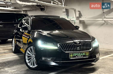 Лифтбек Skoda Superb 2017 в 