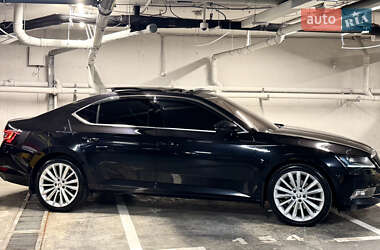 Лифтбек Skoda Superb 2017 в 