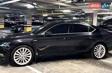 Лифтбек Skoda Superb 2017 в 