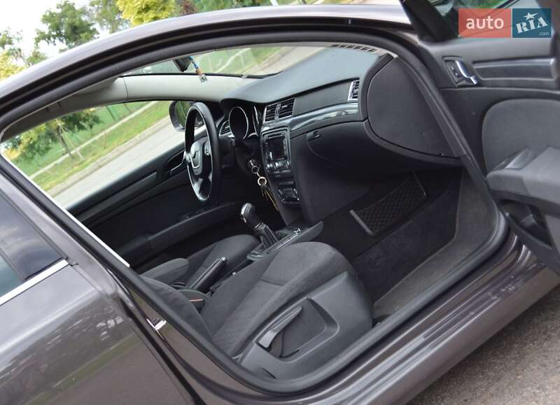 Лифтбек Skoda Superb 2009 в Днепре