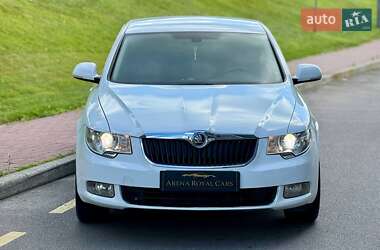 Лифтбек Skoda Superb 2010 в 