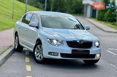 Лифтбек Skoda Superb 2010 в 