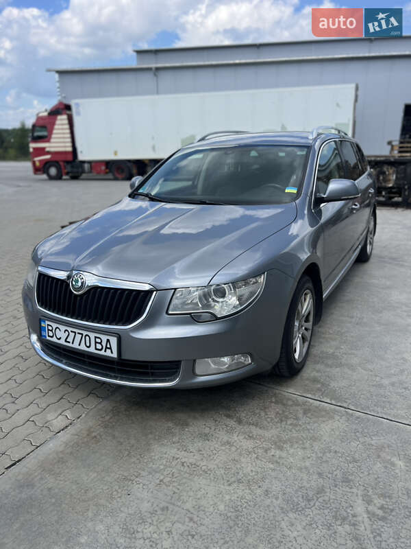 Универсал Skoda Superb 2011 в 