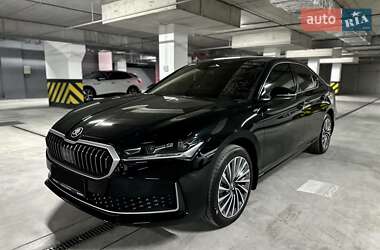 Лифтбек Skoda Superb 2025 в 