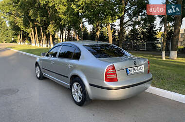 Лифтбек Skoda Superb 2004 в 