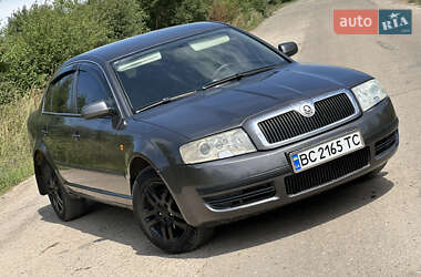 Лифтбек Skoda Superb 2003 в Стрые