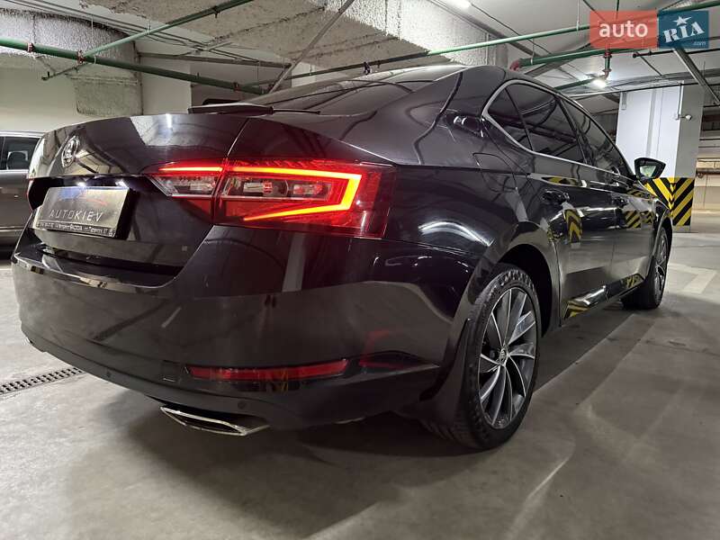 Лифтбек Skoda Superb 2018 в Киеве