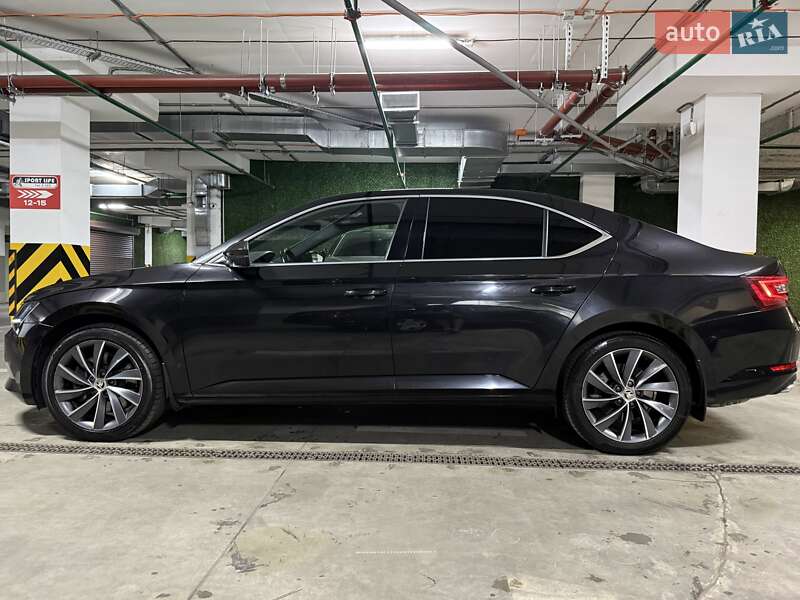 Лифтбек Skoda Superb 2018 в Киеве
