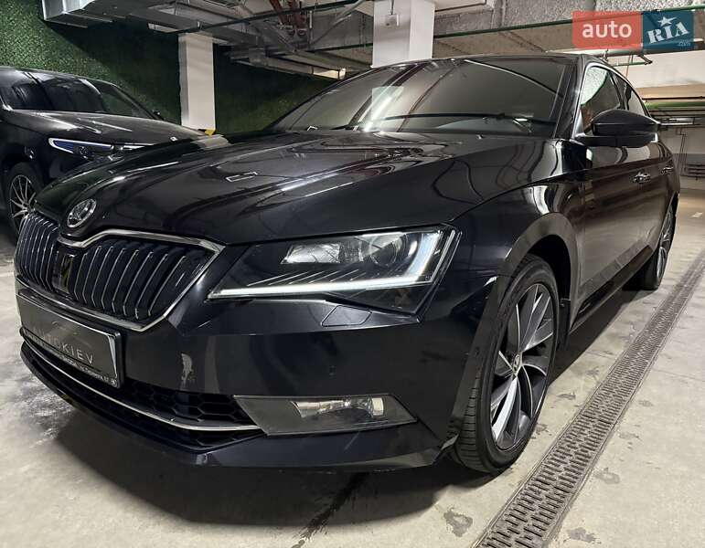 Лифтбек Skoda Superb 2018 в Киеве