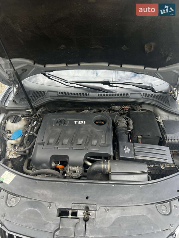 Универсал Skoda Superb 2012 в Черновцах