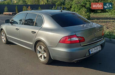 Лифтбек Skoda Superb 2010 в 