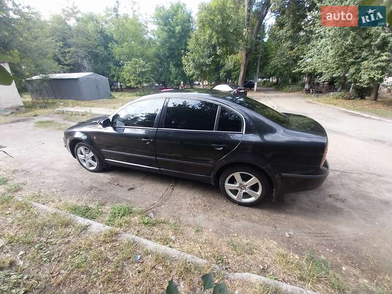 Лифтбек Skoda Superb 2004 в Новомосковске
