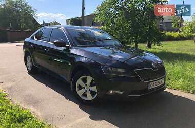 Лифтбек Skoda Superb 2017 в 