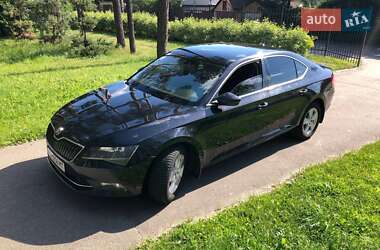 Лифтбек Skoda Superb 2017 в 