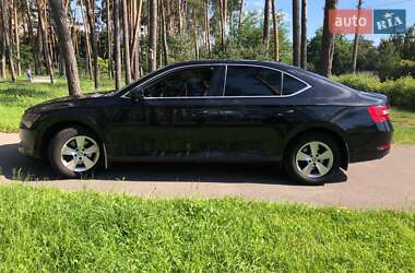 Лифтбек Skoda Superb 2017 в 