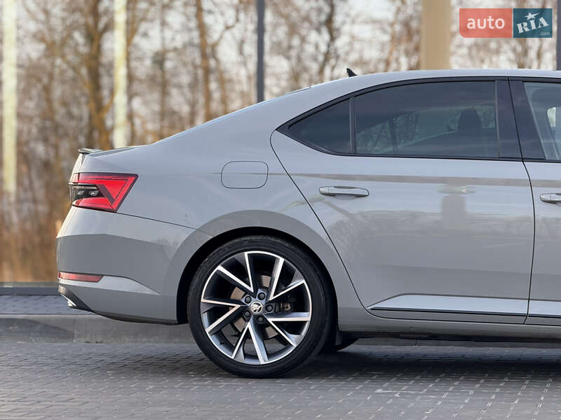 Лифтбек Skoda Superb 2020 в Луцке