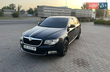 Лифтбек Skoda Superb 2012 в 