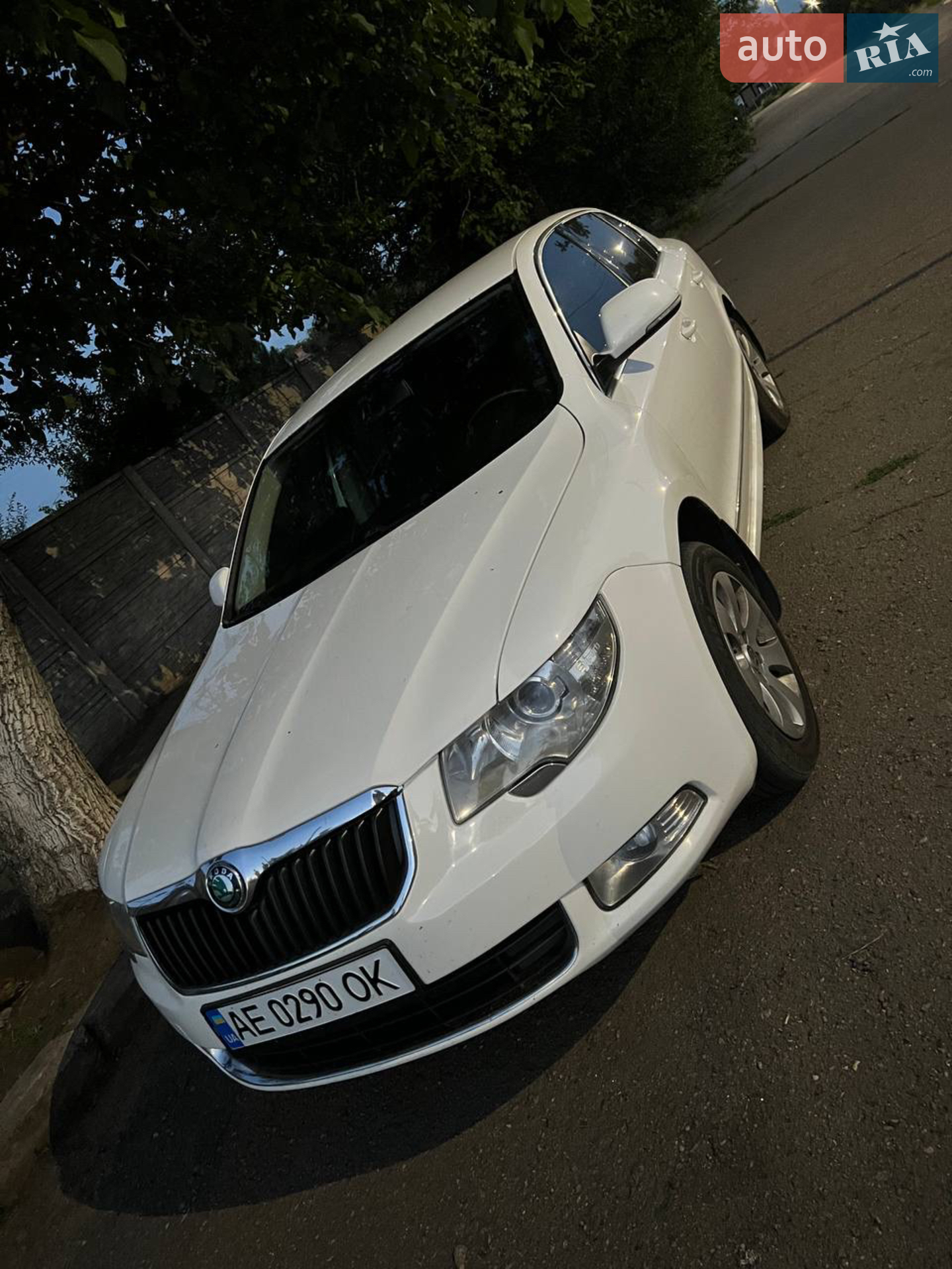 2011 Skoda Superb - мініатюра 2