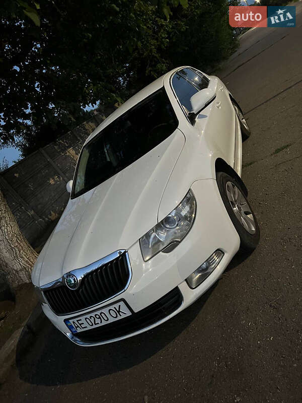 Лифтбек Skoda Superb 2011 в Кривом Роге