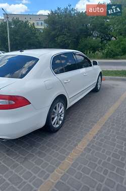 Лифтбек Skoda Superb 2010 в 