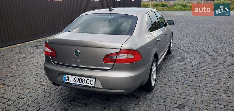 Лифтбек Skoda Superb 2009 в Великой Багачке